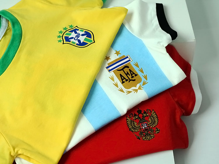 Cô gái ngắn tay váy mùa hè phong cách mới bé gái váy 2 trẻ em 2018 World Cup T-Shirt 1-3 tuổi 4