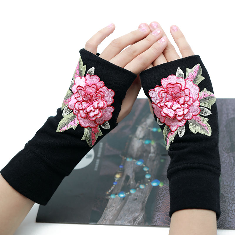 Autumn and winter warm and cold-proof driving by bike half-finger glove lady touch screen drain finger ethnic wind embroidered Yang Liping with the same paragraph