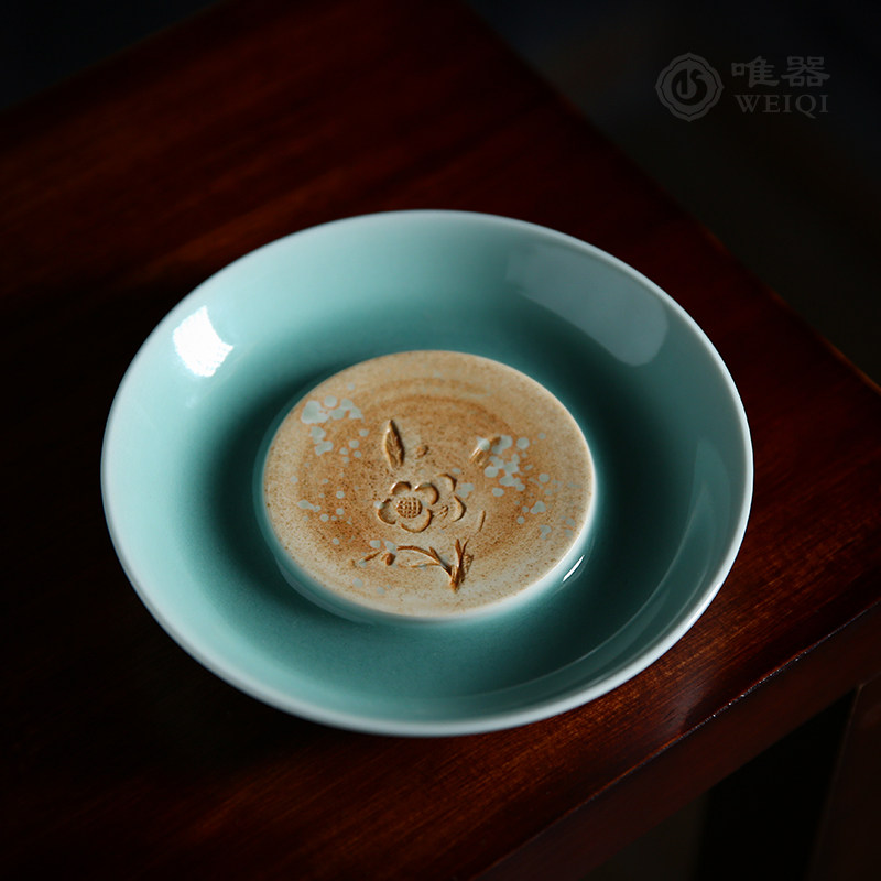 Celadon pot bearing famous teacher Tao Yichun hand-carved flower pot bearing ceramic dry bubble table raising pot pad pot holder