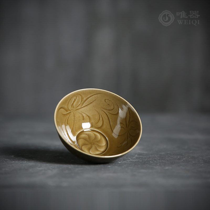 Longquan celadon kung fu tea cup ceramic tea cup Mao junqin pure handmade master cup single cup carved Hualien pattern tea bowl