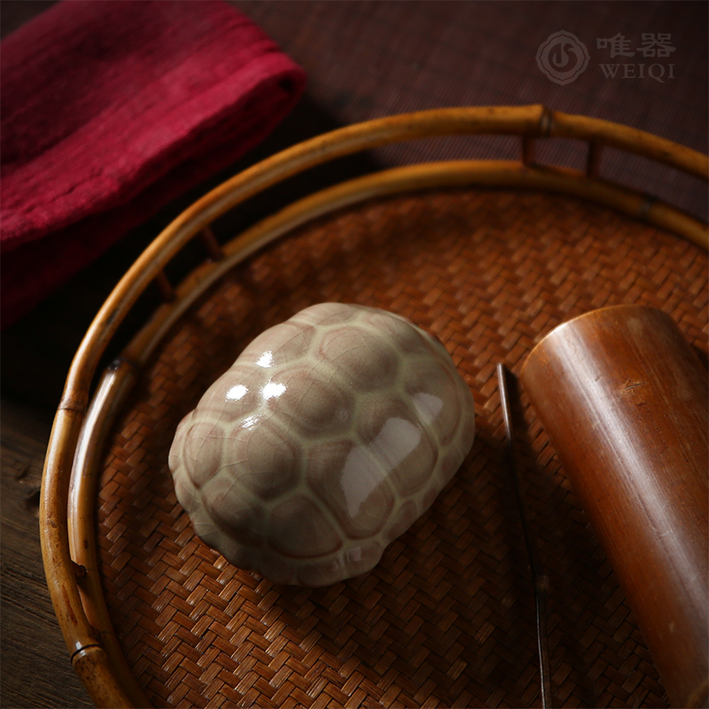 Celadon Chen Lujun pure handmade brother kiln tortoise shell play piece Fu Jia party tea pet Ceramic tea ceremony accessories