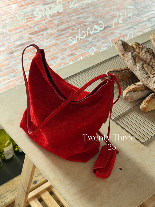 Twenty Three Retro Lazy Style Red Frosted Leather Bucket Bag Large Capacity Single Shoulder Crossbody Tote Bag Twenty Three Retro Lazy Style Red Frosted Leather Bucket Bag Large Capacity Single Shoulder Crossbody Tote Bag