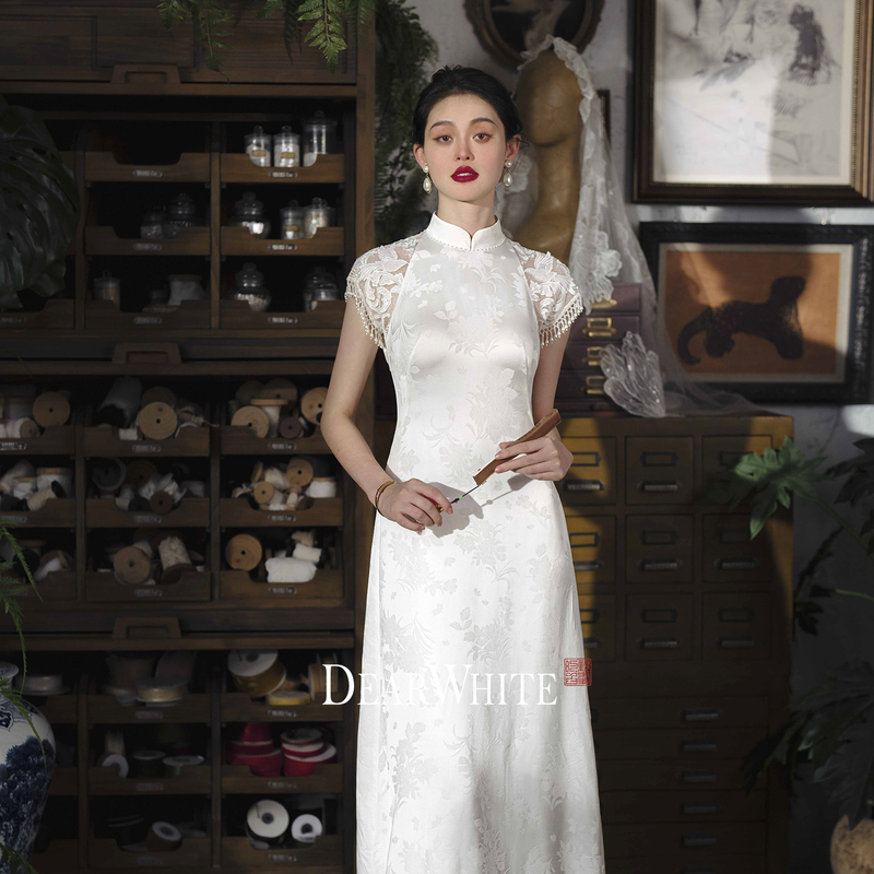 Dearwhite Original Design of the New Chinese-Style White Qipao Engagement Dress for Women Dearwhite Original Design of the New Chinese-Style White Qipao Engagement Dress for Women