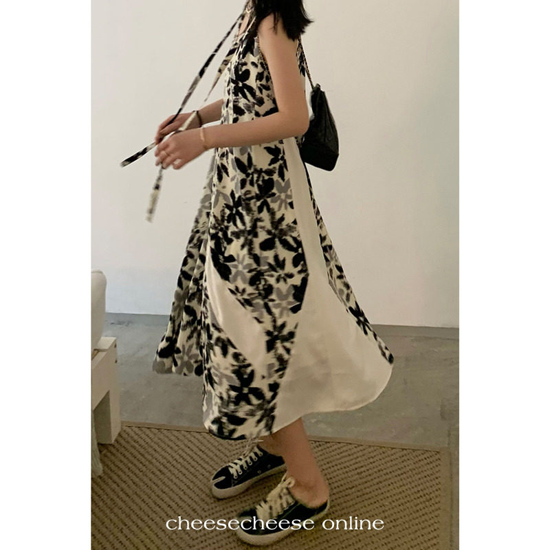 cheeese table Ginseng Tracks Black & White Ink Collision Color Splicing Printed Chandelier Dress Retro design Feel Crushed floral dress