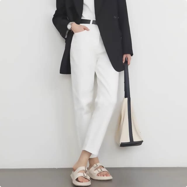 Soft Denim Series, Tapered Cropped Pants, Flattering for Pear-Shaped Body, High-Waisted White Jeans for Spring and Autumn