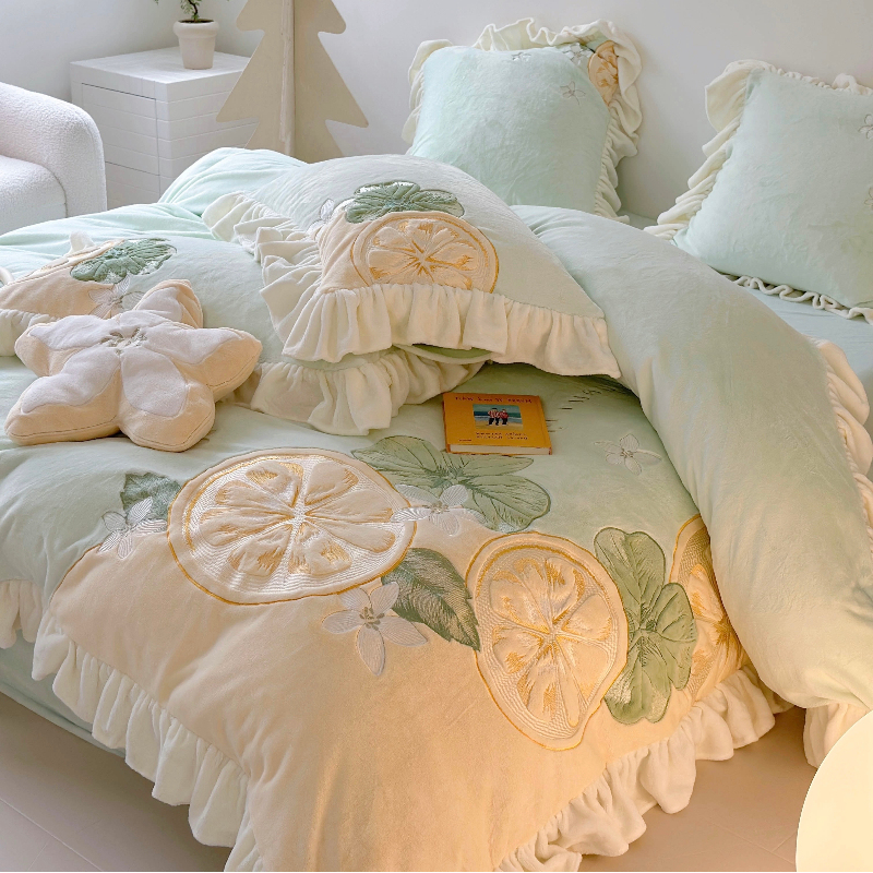 Cute Cartoon Lemon Milk Velvet Four-Piece Set, Winter Thickened Double-Sided Plush Coral Fleece Duvet Cover, Girly Bedding Cute Cartoon Lemon Milk Velvet Four-Piece Set, Winter Thickened Double-Sided Plush Coral Fleece Duvet Cover, Girly Bedding