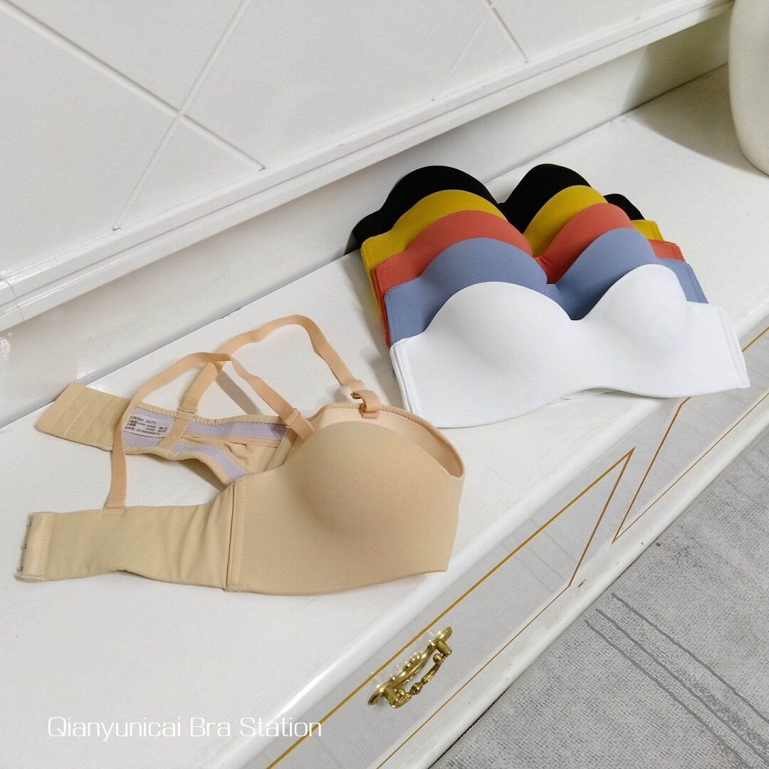 Strapless underwear women's non-slip thin section without steel ring gathered small chest bra glossy one-shoulder half-cup invisible bra