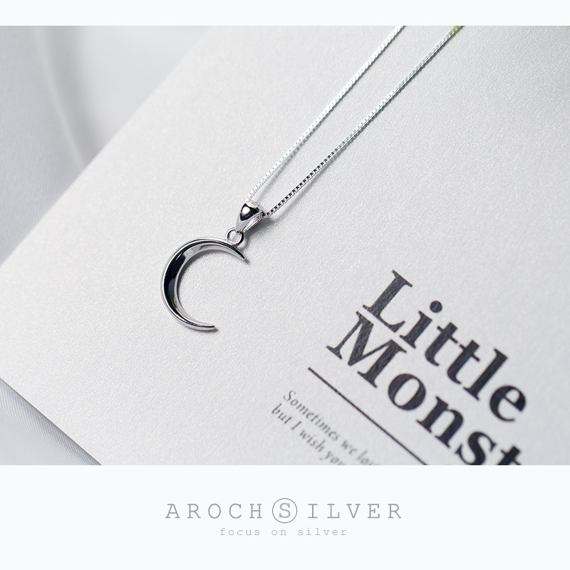 S925 Silver Necklace Women's Korean Version Sen Department Sweet Moon Short Necklace Temperament Crescent Bay Clavicle Chain Women's Accessories