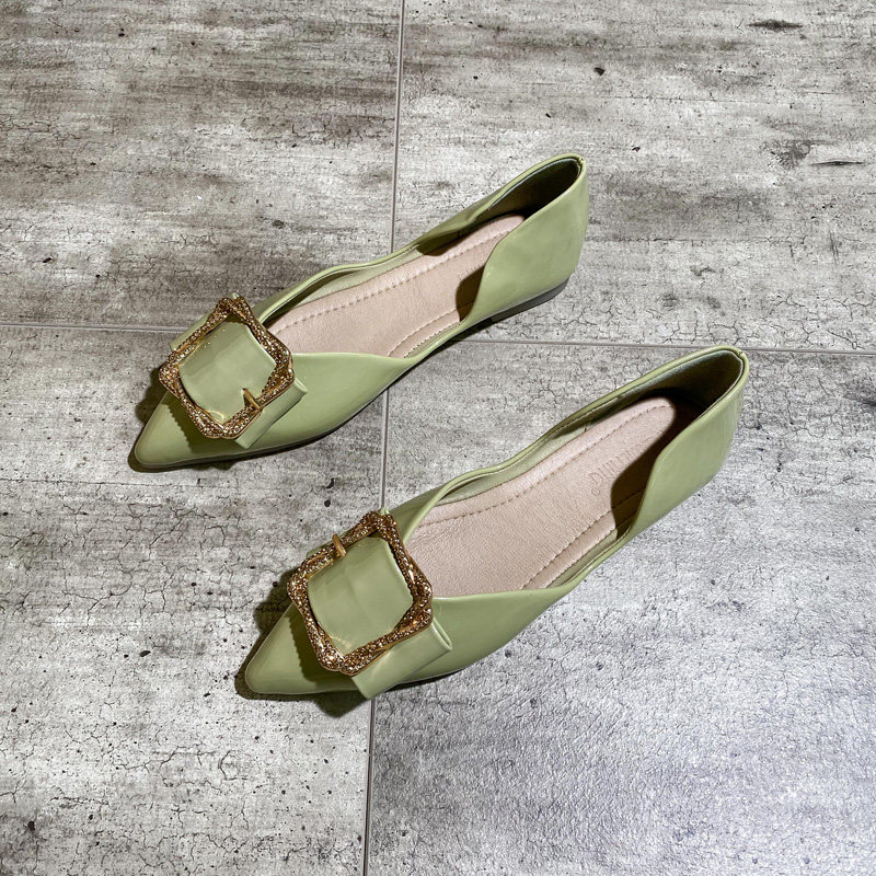 Pointed female autumn 100 lapped flat bottom 2020 new flat heel shallow lacquer leather autumn soft bottom comfortable and soft leather ladle