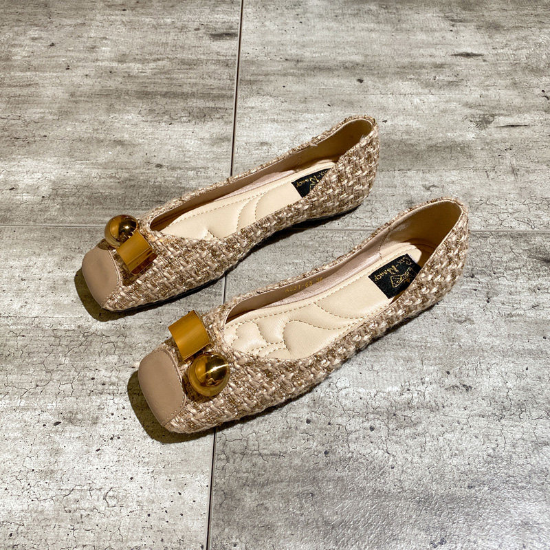 Xiaoxiangfeng flat bottom female spring and autumn ladies all-match square head soft leather 2020 new flat heel soft bottom comfortable