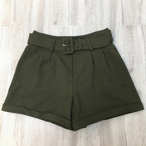 Thin wide leg shorts with good texture