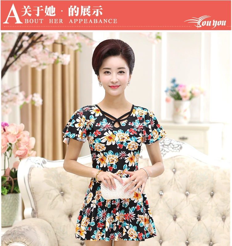 Bộ đồ bơi liền thân kiểu váy liền thân cho phụ nữ trung niên và cổ điển được che kín là bộ ngực mỏng và nhỏ. - Bộ đồ bơi One Piece