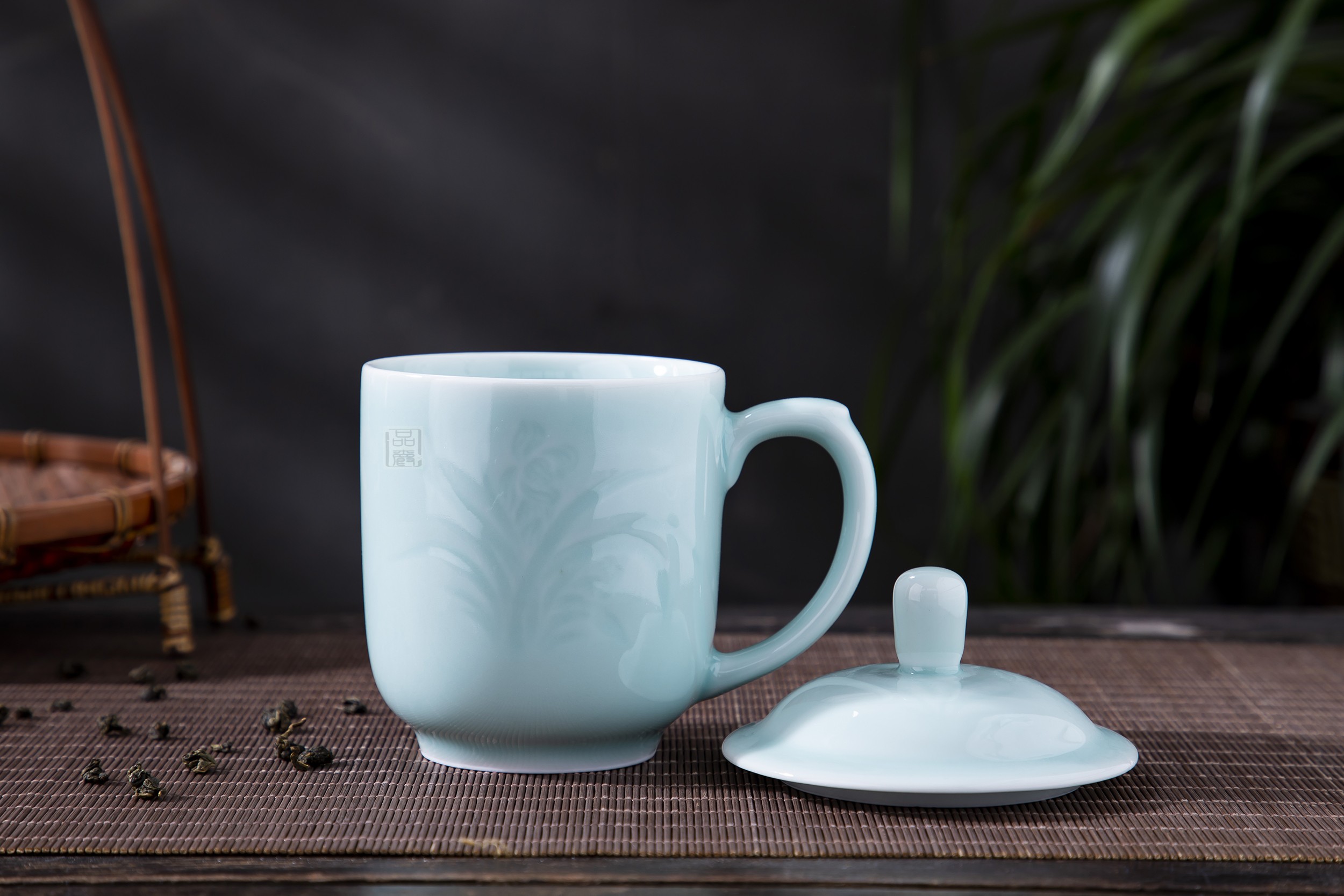 Jingdezhen longquan celadon ceramic cups with cover small household porcelain cup office single CPU personal cup