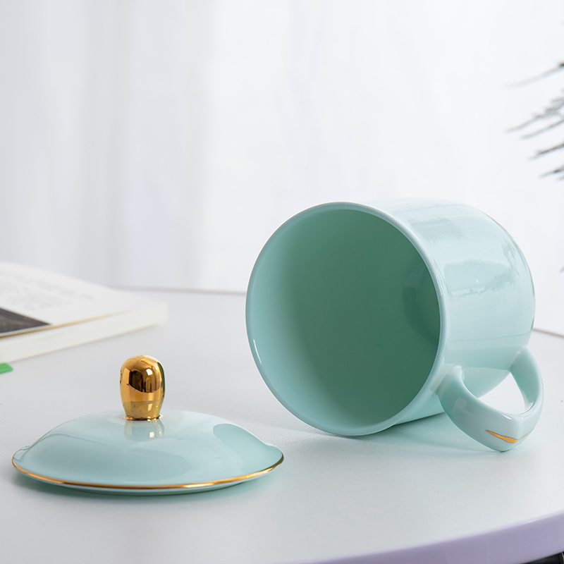 Jingdezhen ceramic cups with cover household ipads porcelain cup green glaze gold cup working meeting of mugs