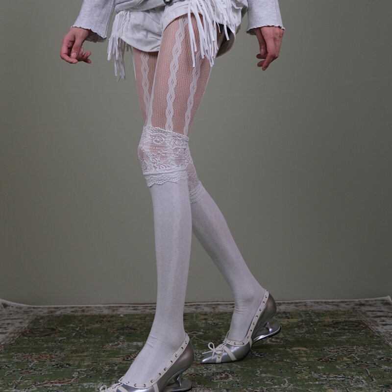 Xiling【Sweet and Elegant Lace White Stockings Paired with Silver Shoes Create a Full-Bodied and Light Asian-Style Atmosphere Xiling【Sweet and Elegant Lace White Stockings Paired with Silver Shoes Create a Full-Bodied and Light Asian-Style Atmosphere