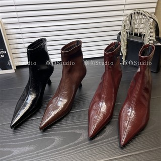 Узкие короткие ботинки с острым носком и застежкой-молнией на шпильке в европейском и американском стиле.