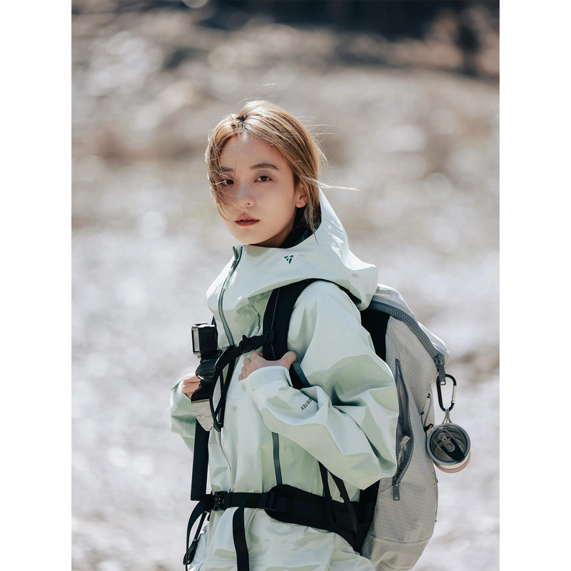 Mountain-Style Outdoor Ice Lake Green Jacket, Unisex, 2026 Spring and Autumn New Windproof and Waterproof Mountaineering Clothing, Trendy Mountain-Style Outdoor Ice Lake Green Jacket, Unisex, 2026 Spring and Autumn New Windproof and Waterproof Mountaineering Clothing, Trendy