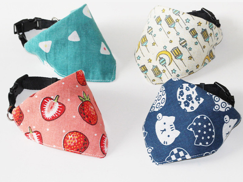 Cat dog triangle towel cat cat saliva towel small dog large dog bib collar teddy corgi English short blue and white