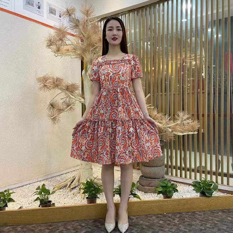Summer New Style, Age-Reducing Floral Dress, Women's Fashion, Covering the Flesh and Making You Look Slimmer, Lace Printed Elegant Skirt Summer New Style, Age-Reducing Floral Dress, Women's Fashion, Covering the Flesh and Making You Look Slimmer, Lace Printed Elegant Skirt