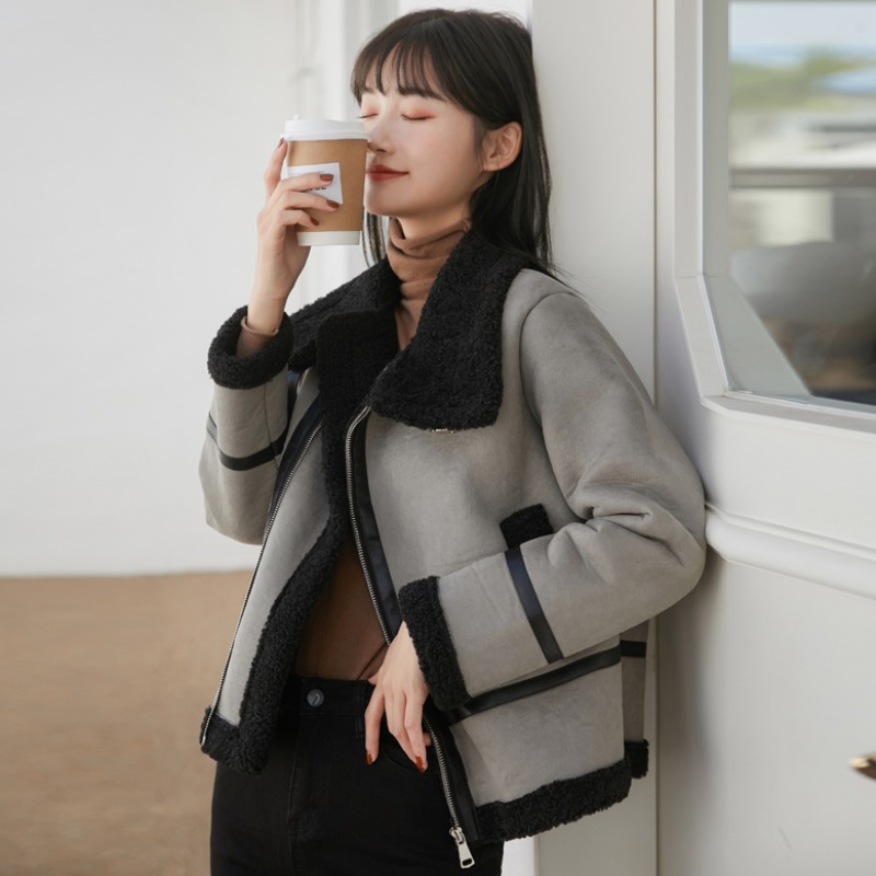 Sanskrit lamb wool coat female winter short leather fur integrated Korean version loose grain suede thickened small sub locomotive clothes
