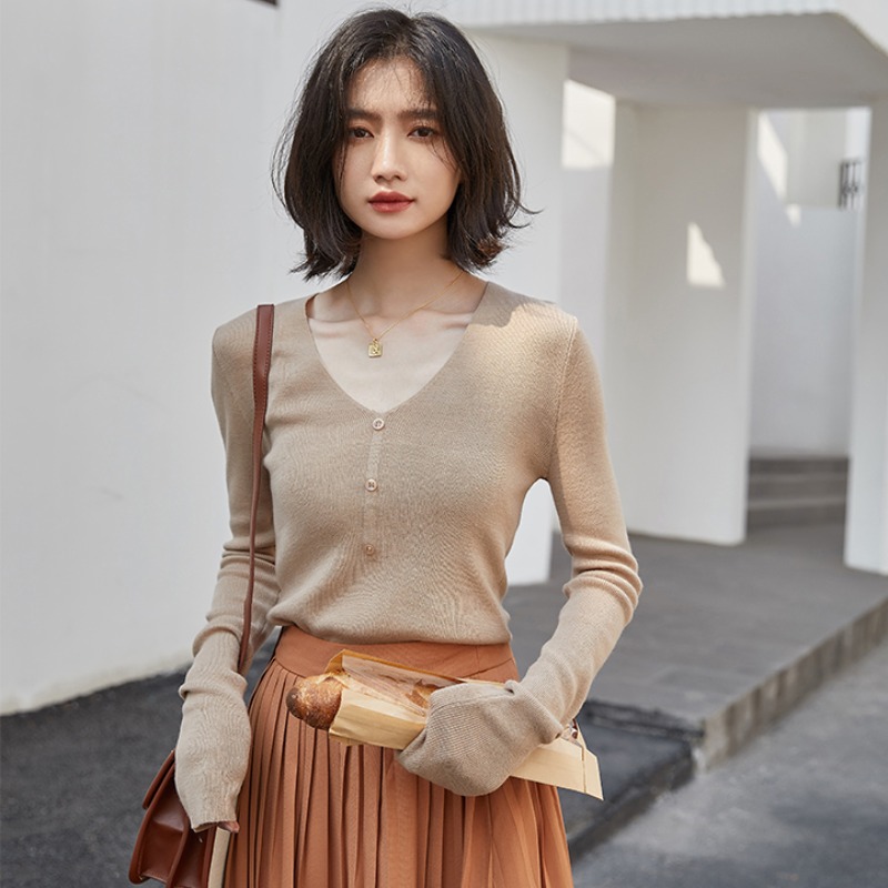 Sanskrit black Sexy undershirt female spring low V collar internal lap 100 hitch blouse blouse wool knit cardiovert