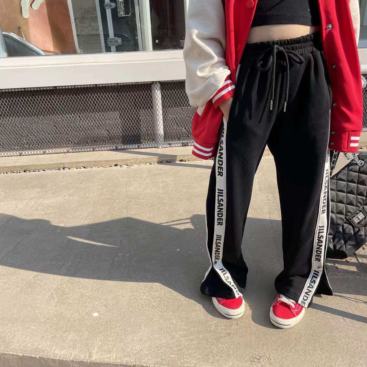 Korean children's clothing 2022 spring girls mopping pants letter casual straight pants middle and big children's pants street dance pants tide