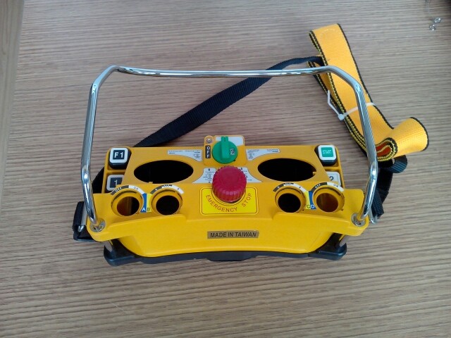 Taiwan Yuding F24-60 TX double rocker crane crane crane crane crane remote control transmitter handle shell