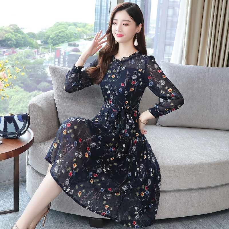 Light cooked wind base chiffon floral dress 2021 spring and winter new inner temperament popular Western skirt