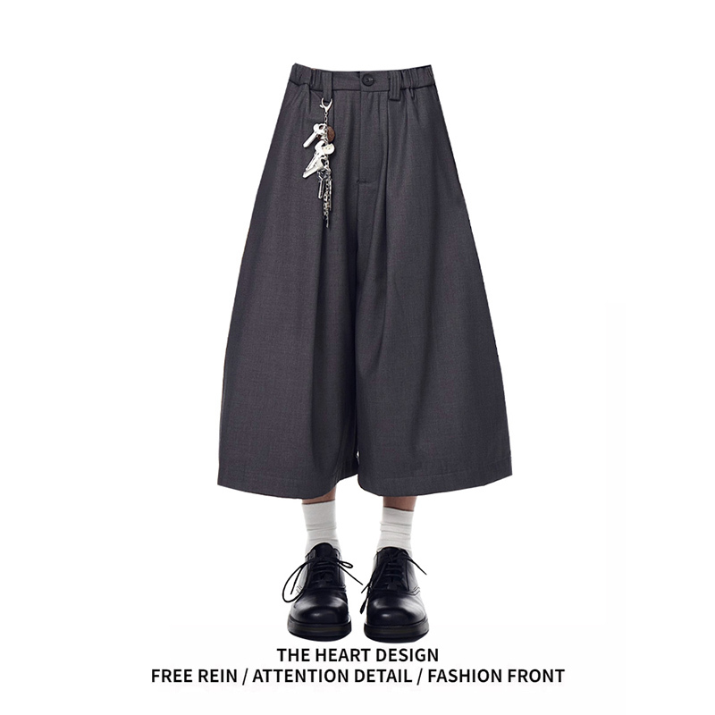 American-Style Cleanfit Pleated Wide-Leg Cropped Trousers for Women, New Summer Niche High-End Casual Shorts with a Cool and Stylish Look