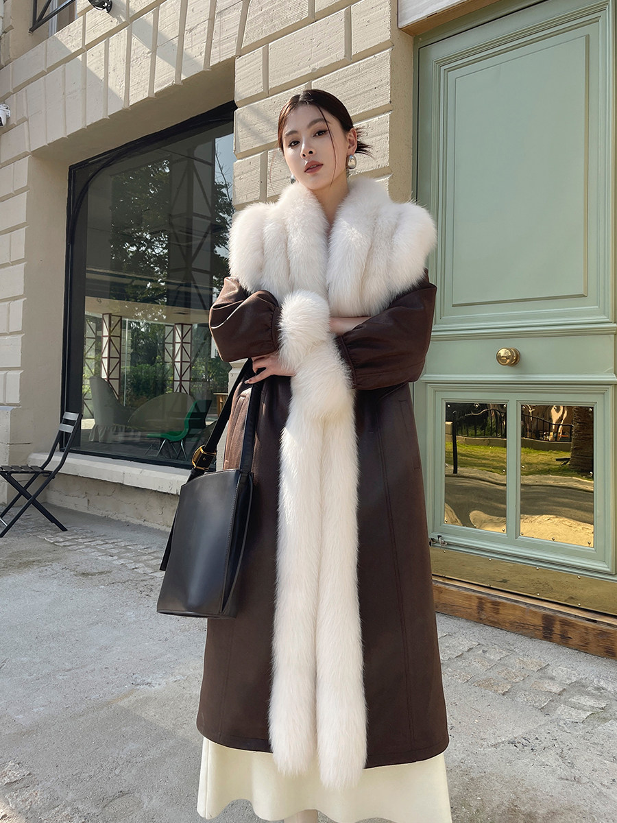 レディース 【完売品】WIDE COLLAR FLUFFY FUR COAT