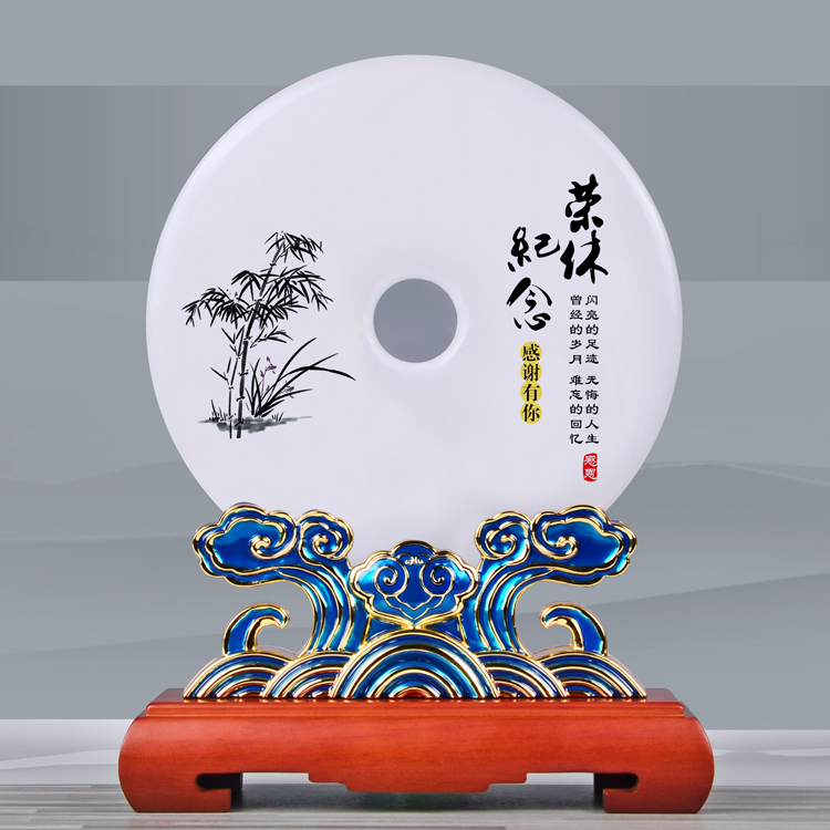 Company retirement souvenirs safety buckle enamel ornaments for teachers, colleagues and leaders retirement high-end gift customization