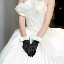 Small fragrant wind small red book shake goddess net red brigade photographed black wedding gown gloves French style name Yuanxian Evening Gown Accessories