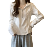 Белый весенний лонгслив с капюшоном, сексуальная короткая футболка, тренд сезона, по фигуре