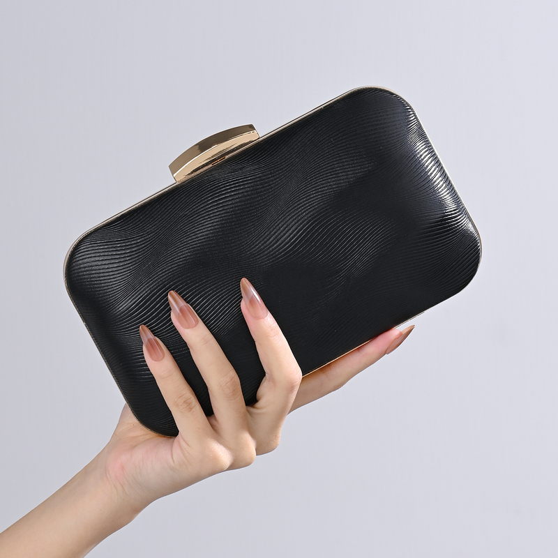 2025 New Water Ripple Elegant Party Clutch Evening Bag Fashionable Versatile Dress Light Luxury Handbag Banquet Bag