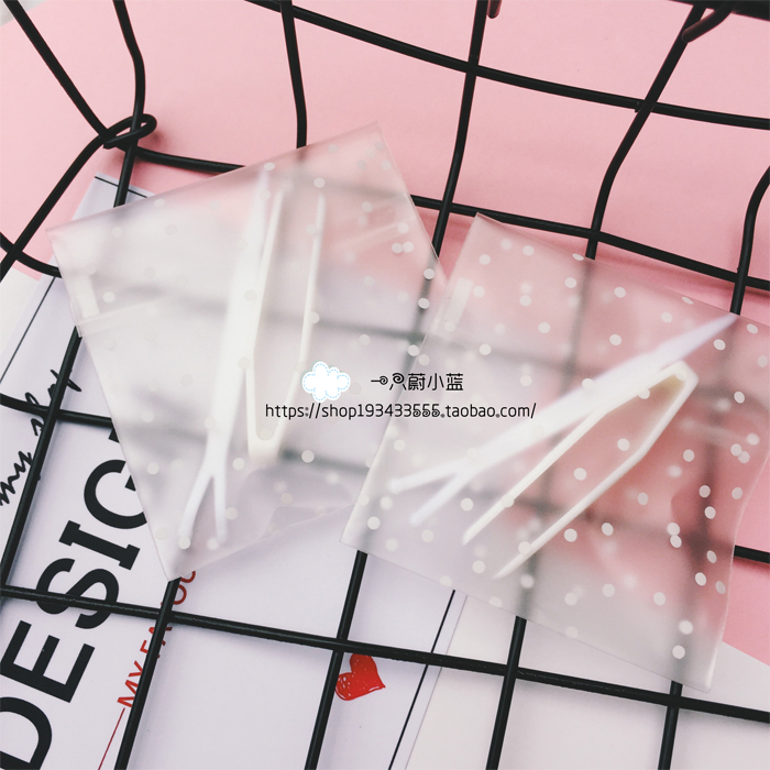 yukano double eyelid sticker auxiliary tool with Y-shaped fork and flat fork at both ends and a small tweezers