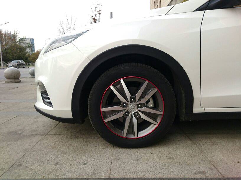 Накладка на колесо автомобиля