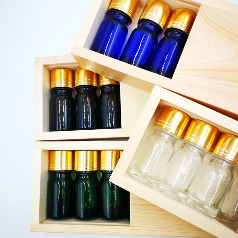 Wood Box Packaging 5 Ml Anti-Light Tea Color Essential Oil Bottle Seal Tube Bottle Brown Glass Small Bottle With Neese Essential Oil Bottle