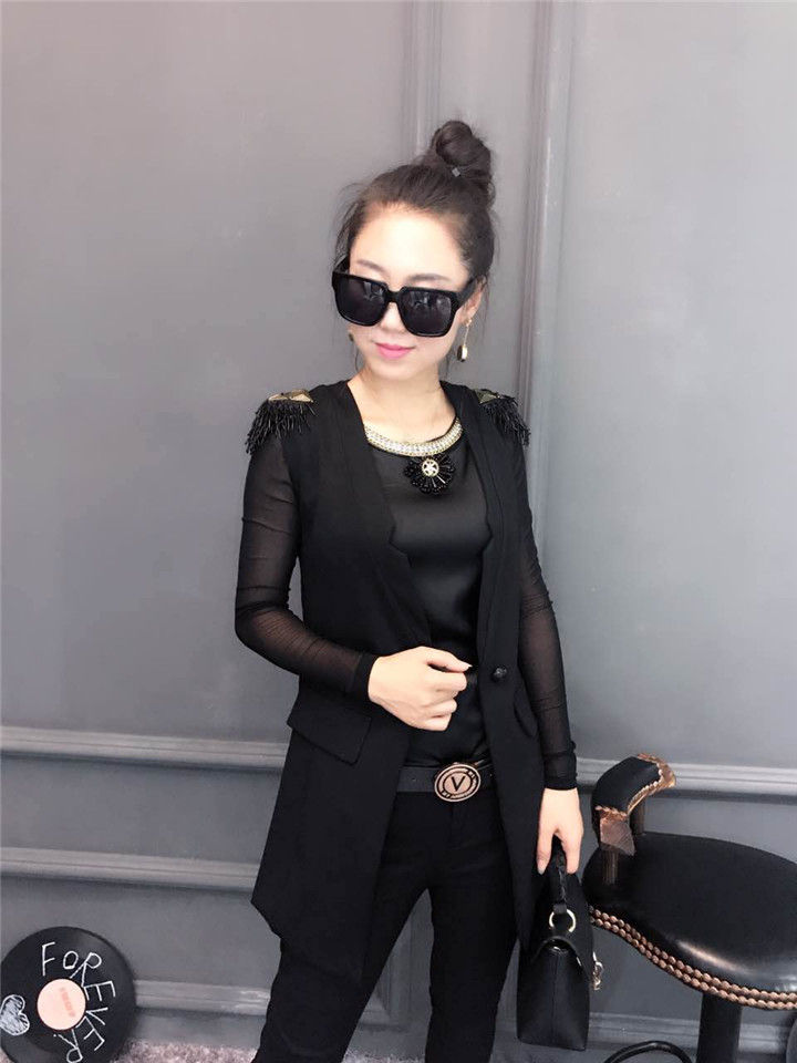 Rivet string beads shoulder chapters waistcoat for women 2022 Spring and autumn new Korean version Skinder 100 hitch long version sleeveless vest