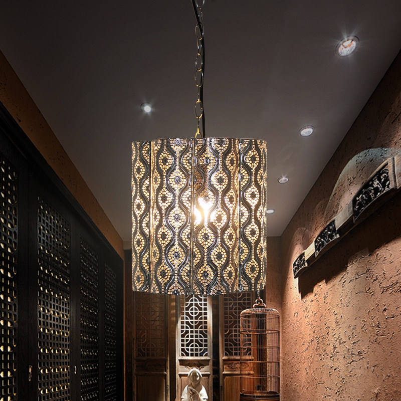 European style modern chandelier living room Nordic bedroom dining room lamps balcony art simple personality creative electroplating chandelier