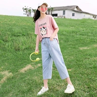 Розовые джинсовые штаны, короткий рукав