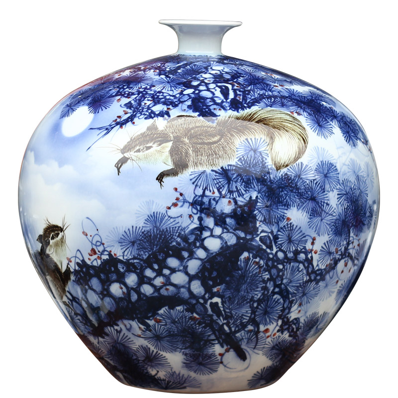 Jingdezhen hand - made gold plutus squirrel ceramic dry flower vase household living room a study mesa furnishing articles