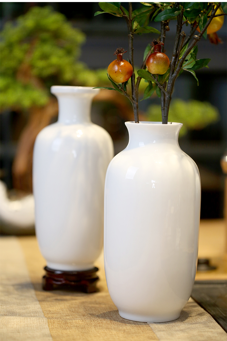 Jingdezhen ceramic floret bottle tea art desktop pure white porcelain sitting room adornment study of new Chinese style porch place