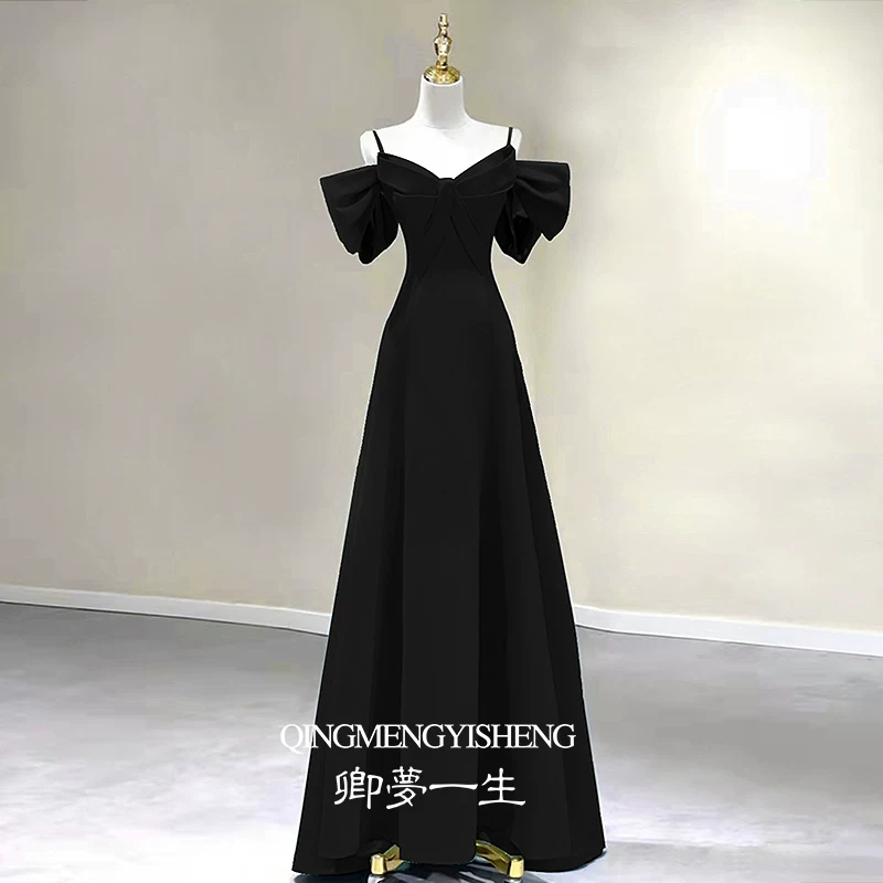 Черное маленькое элегантное вечернее платье, коллекция 2023 года