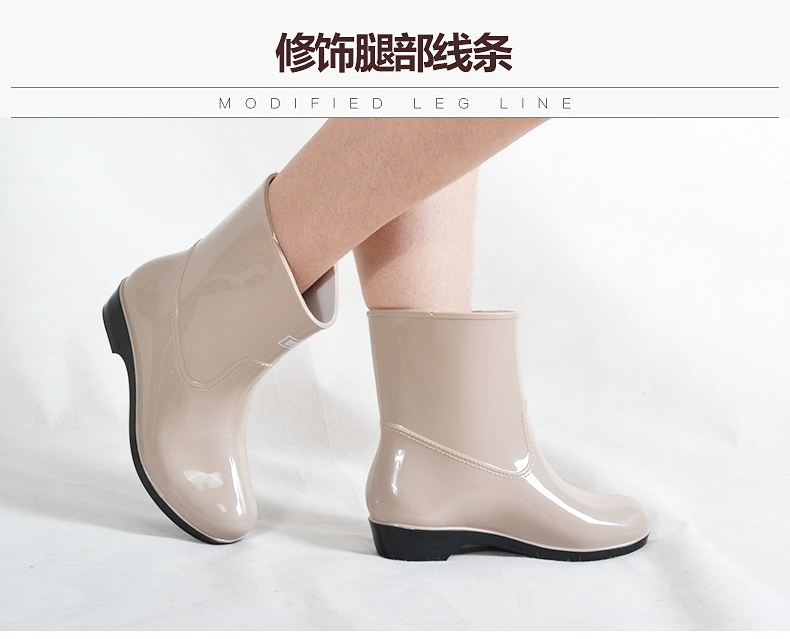 Kéo trở lại giày đi mưa của phụ nữ