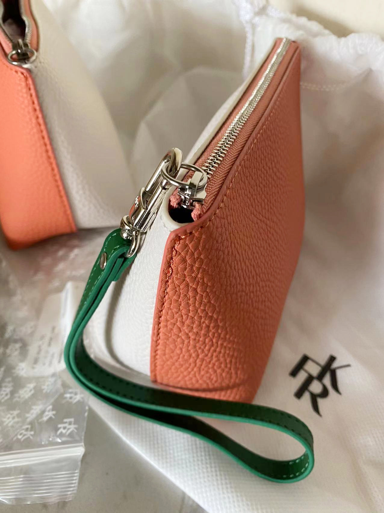 正品韩国免税店代购find kapoor零钱包收纳包内搭内胆小包FKR提把，怎么避坑不踩雷？-好物推荐-淘宝好物网