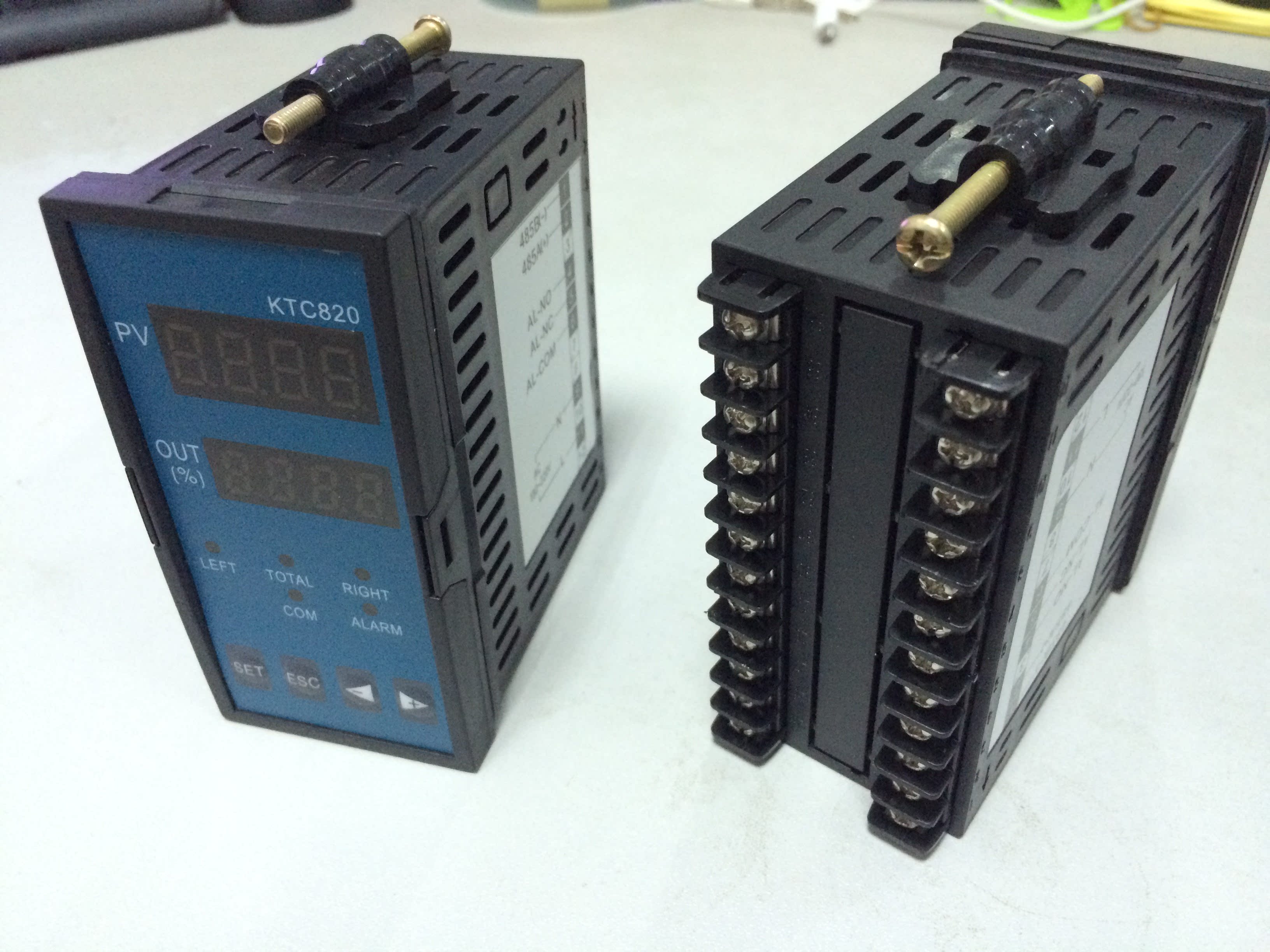 Tension signal amplifier KTC820B Kerry Da KRD KTC820B with newsletter 0-10V can be connected with PLC