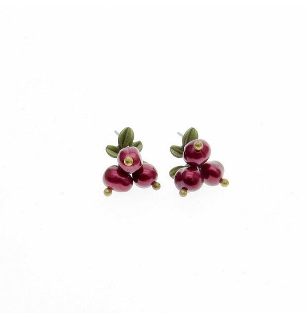 Cổ điển ba chiều cranberry tự nhiên ngọc trai nước ngọt vỏ màu xanh lá cây sơn trâm tai kẹp ear studs