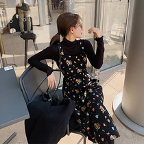 Big code Women in early spring style 2022 new wearing hitch red fried street black temperamental dress two-piece set