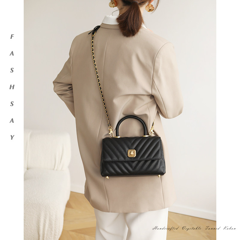 Fashsay ladies leather summer luxury temperament exquisite texture chain portable messenger dual-use small bag