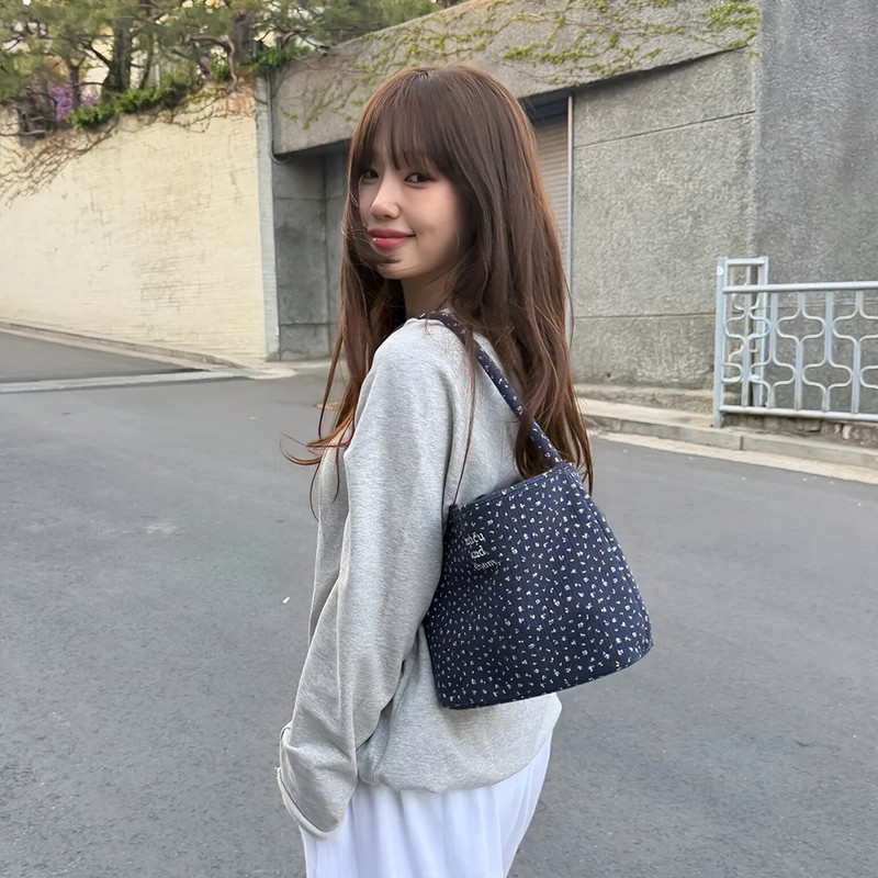 Korean Mucu and Ebony Floral Shoulder Bag 2026 Summer New Large-Capacity Lightweight Commuter Shoulder Bag